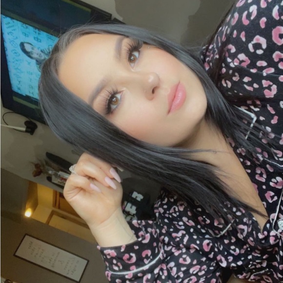 Meet your Posher, Alayna - Picture 1 of 1